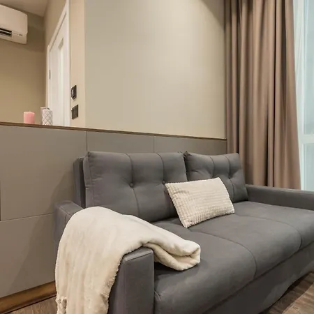 Center Luxury