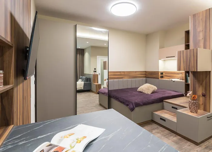 Center Luxury Апартамент *